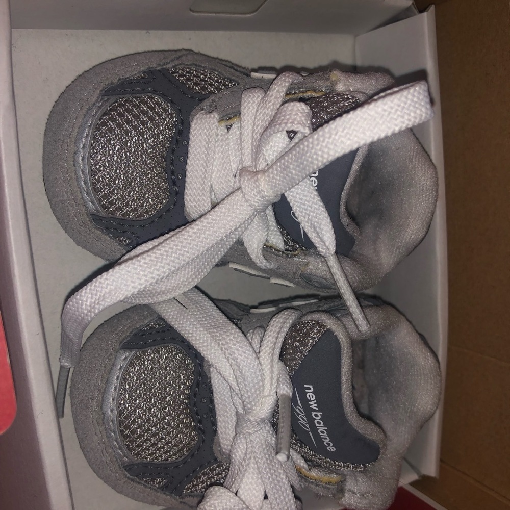 NWOT new balance sneakers - Picture 2 of 5